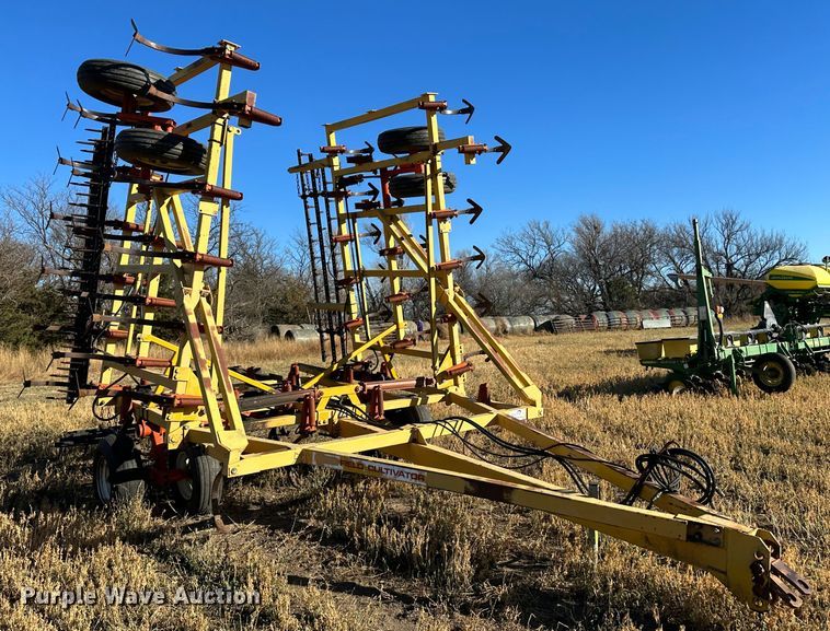 image for item DH1770 Kent 6330  field cultivator