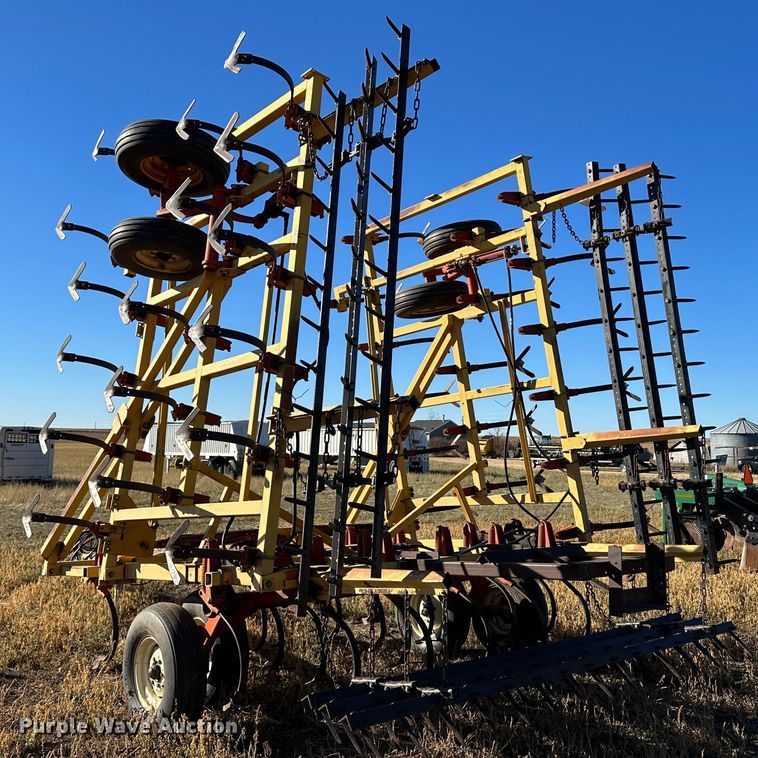 image for item DH1770 Kent 6330  field cultivator