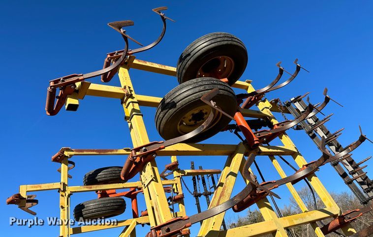 image for item DH1770 Kent 6330  field cultivator