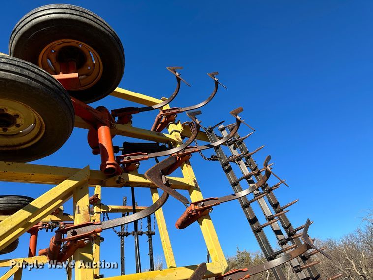 image for item DH1770 Kent 6330  field cultivator