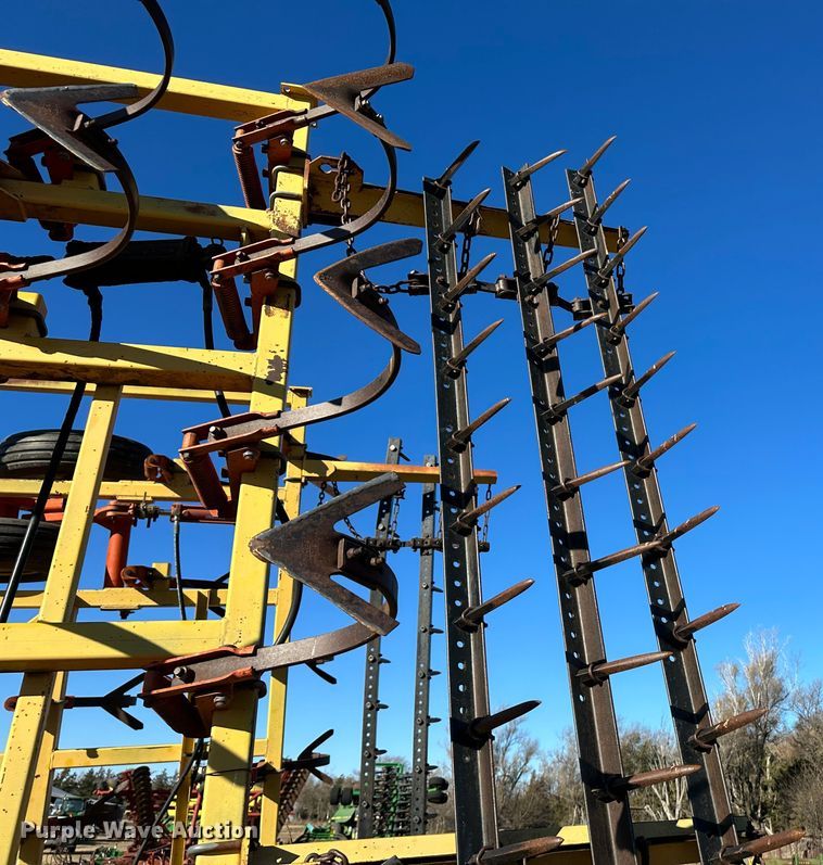 image for item DH1770 Kent 6330  field cultivator