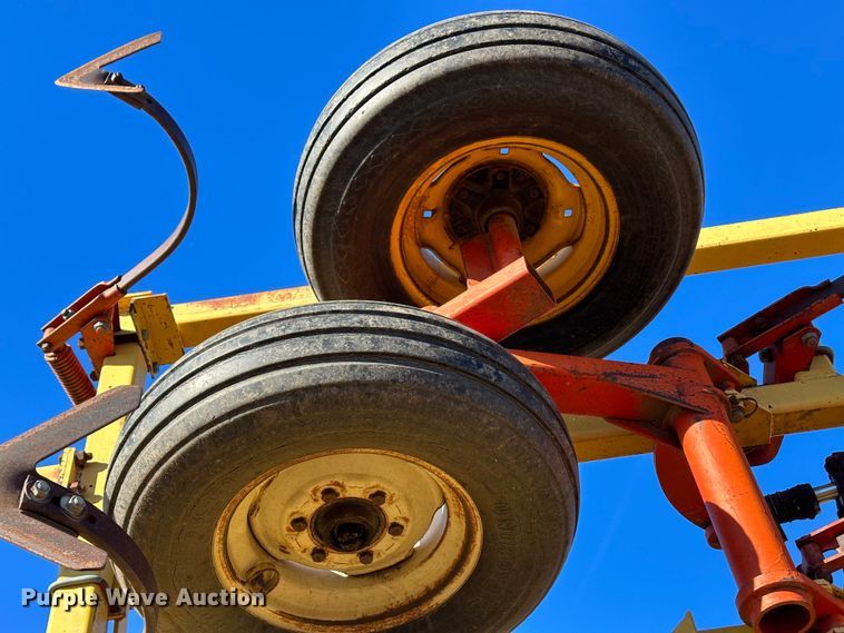 image for item DH1770 Kent 6330  field cultivator