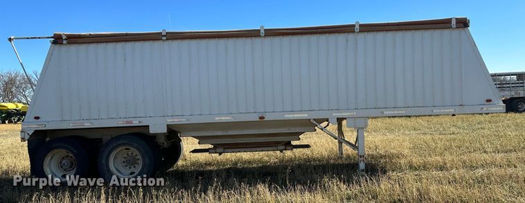 image for item DH1771 1997 DMF GT-2-30  grain trailer