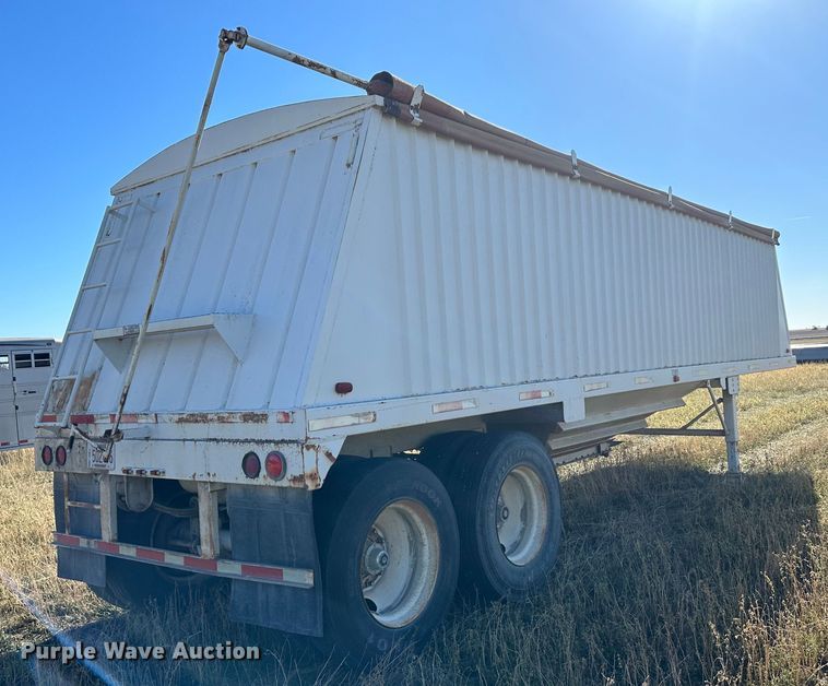 image for item DH1771 1997 DMF GT-2-30  grain trailer