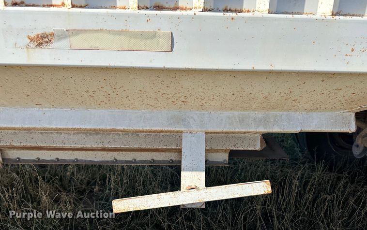 image for item DH1771 1997 DMF GT-2-30  grain trailer