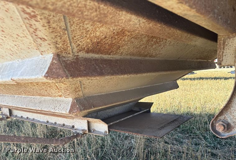 image for item DH1771 1997 DMF GT-2-30  grain trailer