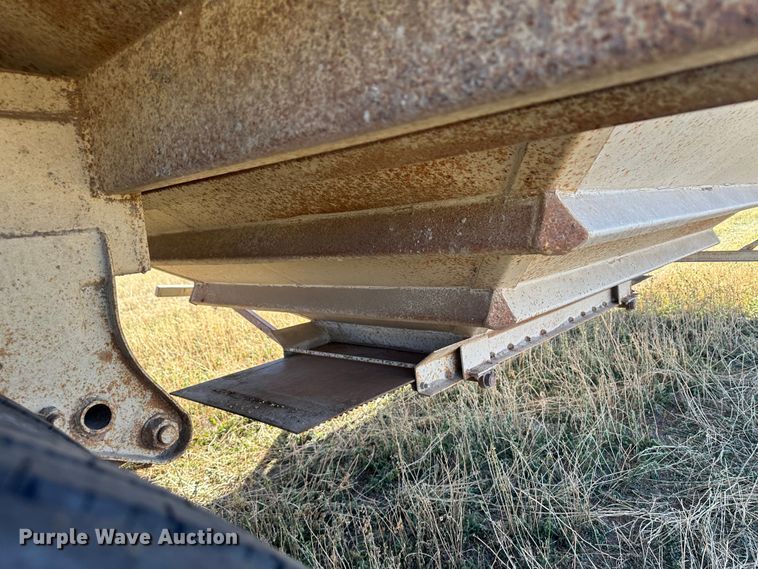 image for item DH1771 1997 DMF GT-2-30  grain trailer