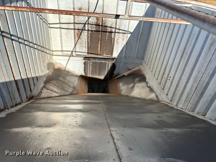 image for item DH1771 1997 DMF GT-2-30  grain trailer