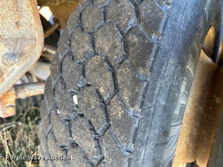 image for item DH1771 1997 DMF GT-2-30  grain trailer