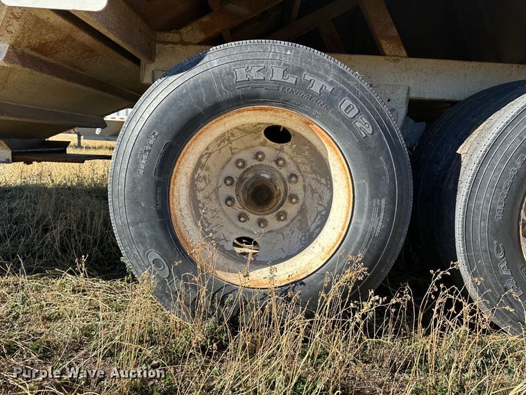 image for item DH1771 1997 DMF GT-2-30  grain trailer