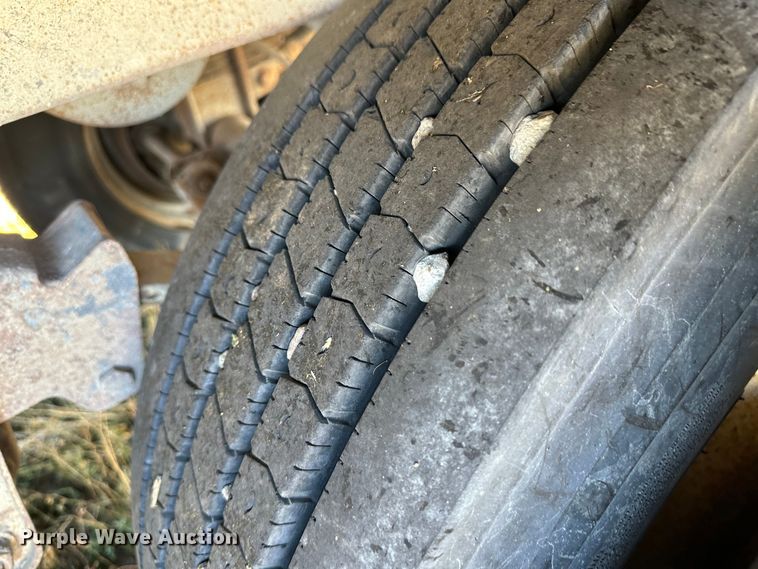 image for item DH1771 1997 DMF GT-2-30  grain trailer