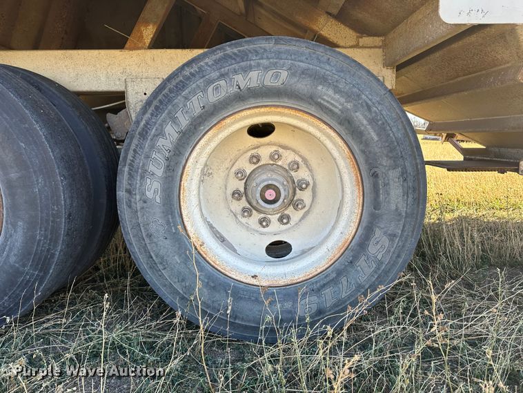 image for item DH1771 1997 DMF GT-2-30  grain trailer