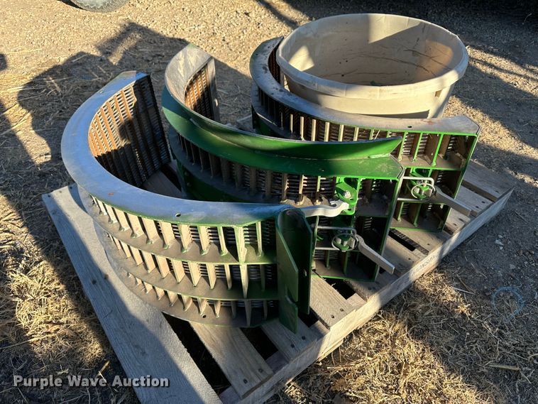 image for item DH1772 2011 John Deere 9770 STS  combine