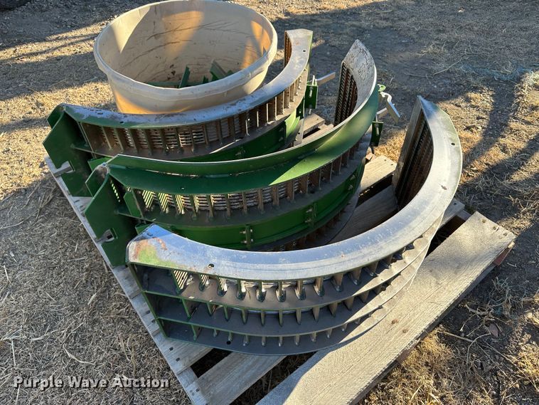 image for item DH1772 2011 John Deere 9770 STS  combine