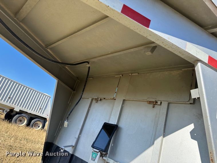 image for item DH1774 2004 Travalong Liberty  livestock trailer