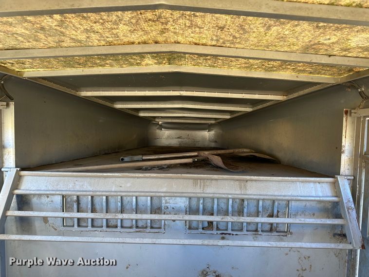 image for item DH1774 2004 Travalong Liberty  livestock trailer