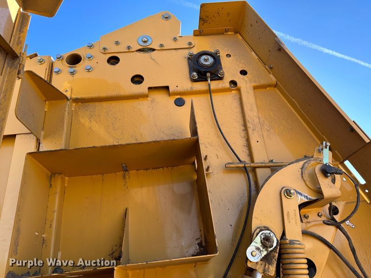 image for item DH1775 2010 Vermeer 605 Super M  round baler