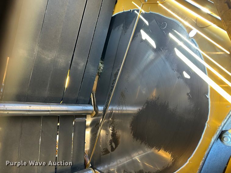 image for item DH1775 2010 Vermeer 605 Super M  round baler