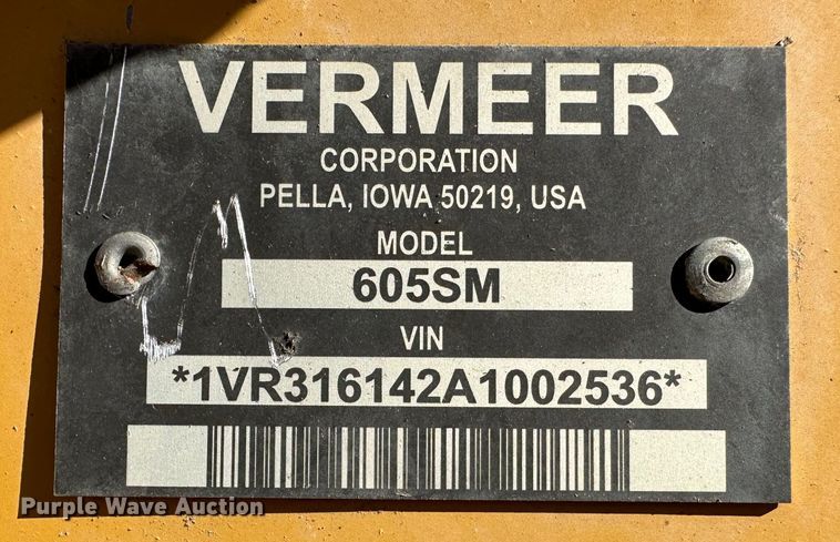 image for item DH1775 2010 Vermeer 605 Super M  round baler