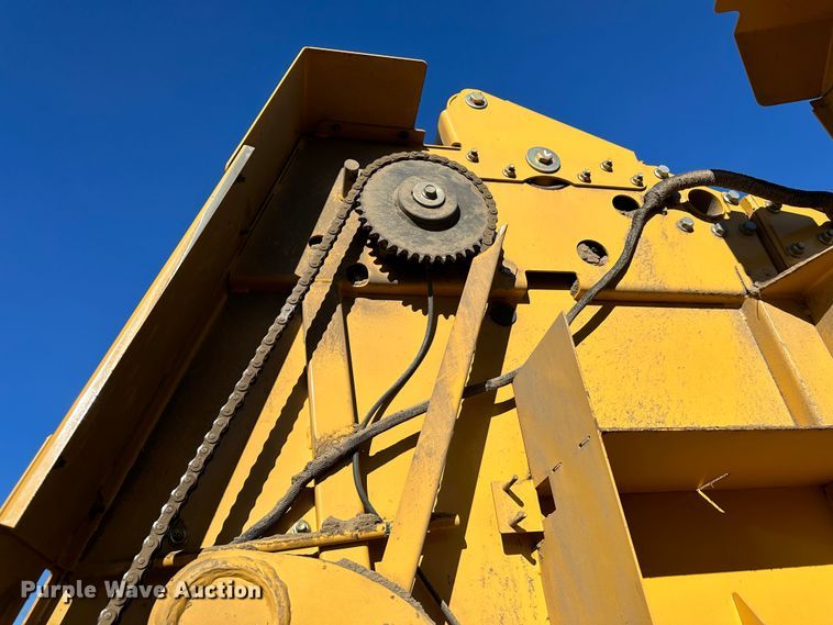 image for item DH1775 2010 Vermeer 605 Super M  round baler