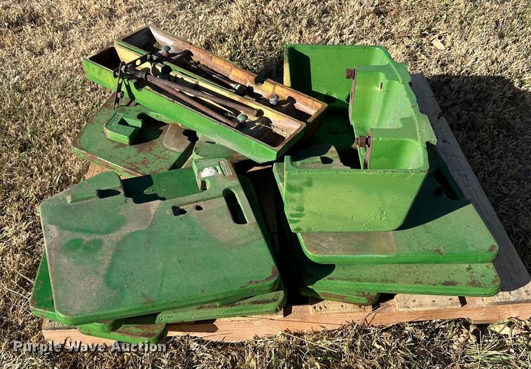 image for item DH1776 1982 John Deere 4840  tractor
