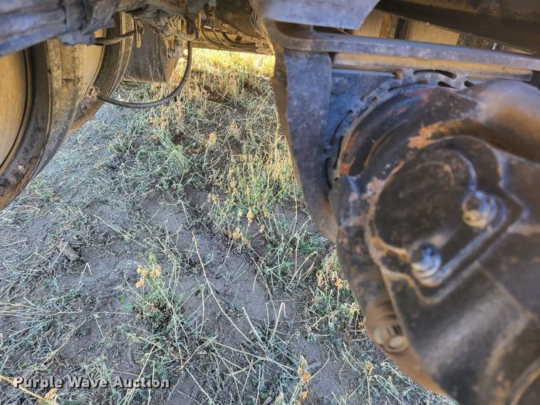 image for item DH1777 2005 Volvo VN  semi truck