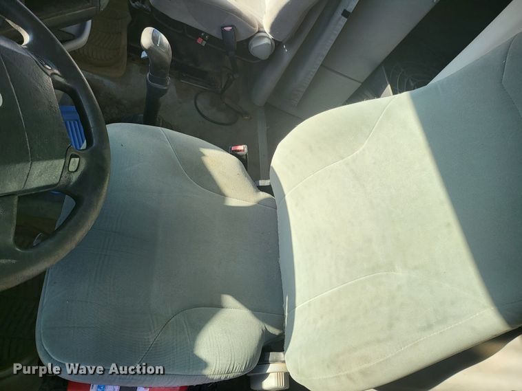 image for item DH1777 2005 Volvo VN  semi truck