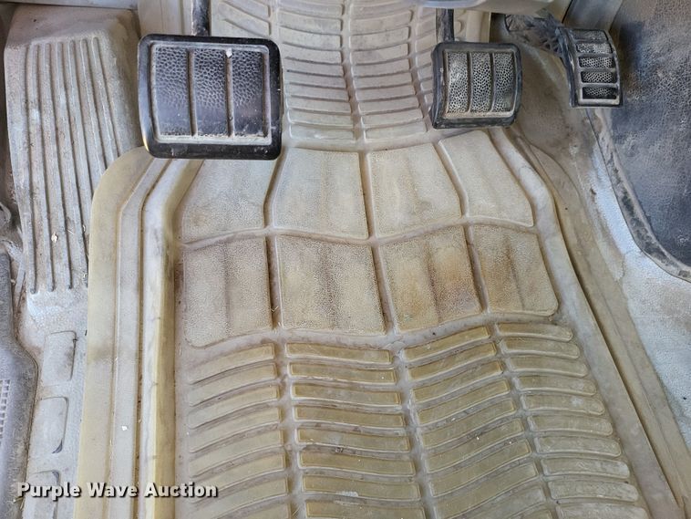 image for item DH1777 2005 Volvo VN  semi truck