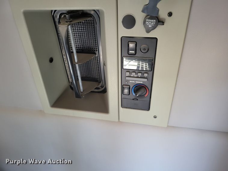 image for item DH1777 2005 Volvo VN  semi truck