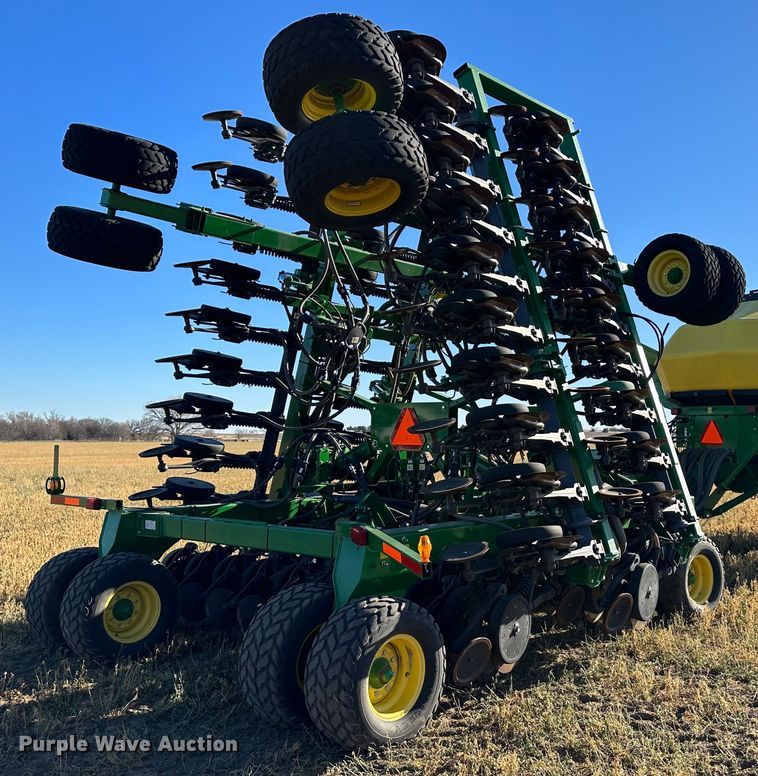 image for item DH1778 2014 John Deere 1890  air seeder