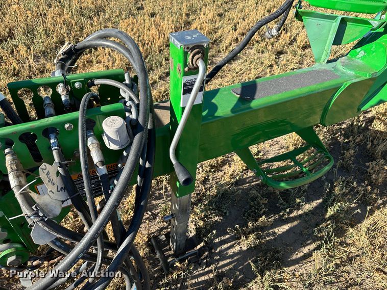 image for item DH1778 2014 John Deere 1890  air seeder
