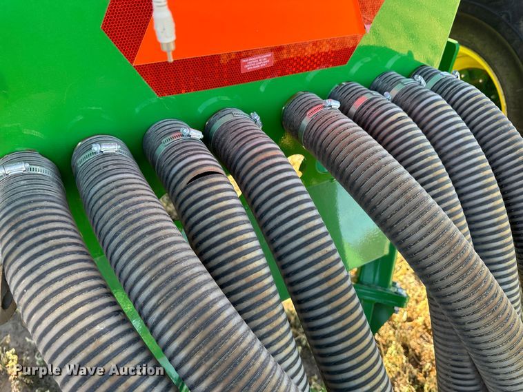 image for item DH1778 2014 John Deere 1890  air seeder