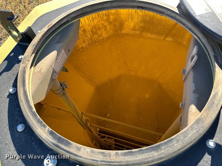 image for item DH1778 2014 John Deere 1890  air seeder