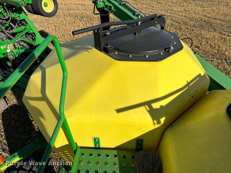 image for item DH1778 2014 John Deere 1890  air seeder