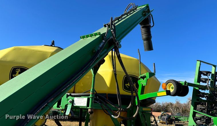 image for item DH1778 2014 John Deere 1890  air seeder