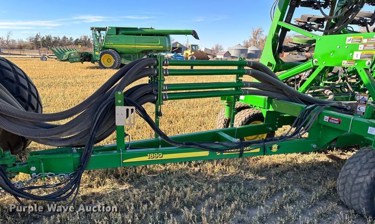 image for item DH1778 2014 John Deere 1890  air seeder