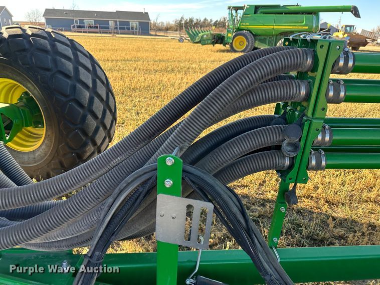 image for item DH1778 2014 John Deere 1890  air seeder