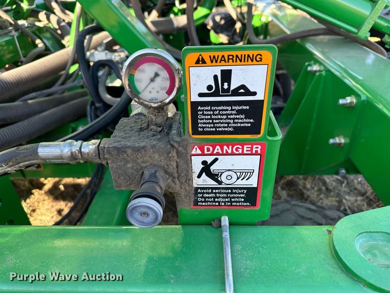 image for item DH1778 2014 John Deere 1890  air seeder