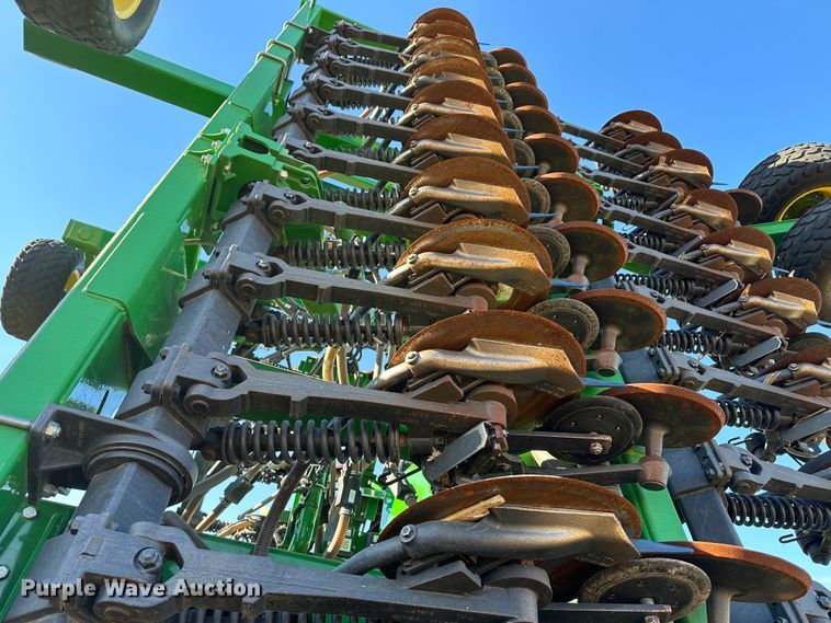 image for item DH1778 2014 John Deere 1890  air seeder