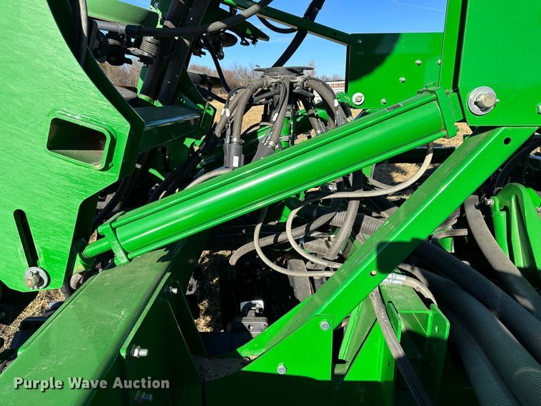 image for item DH1778 2014 John Deere 1890  air seeder