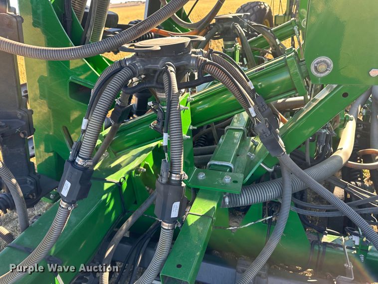 image for item DH1778 2014 John Deere 1890  air seeder