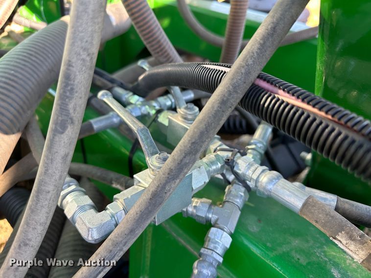 image for item DH1778 2014 John Deere 1890  air seeder