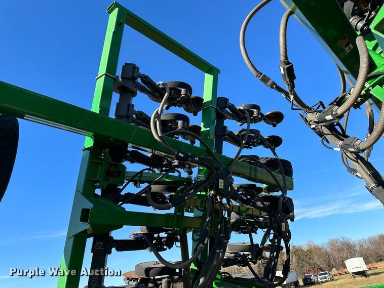 image for item DH1778 2014 John Deere 1890  air seeder