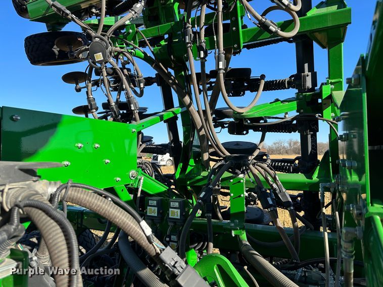 image for item DH1778 2014 John Deere 1890  air seeder