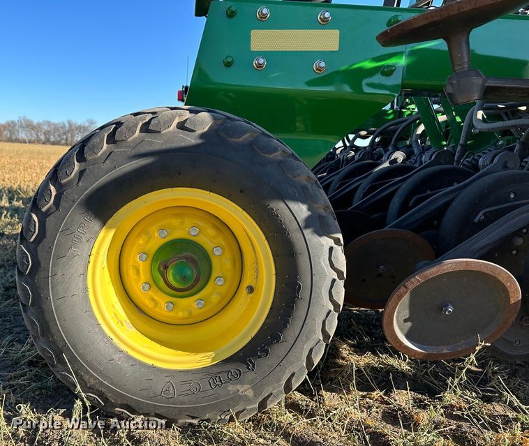 image for item DH1778 2014 John Deere 1890  air seeder