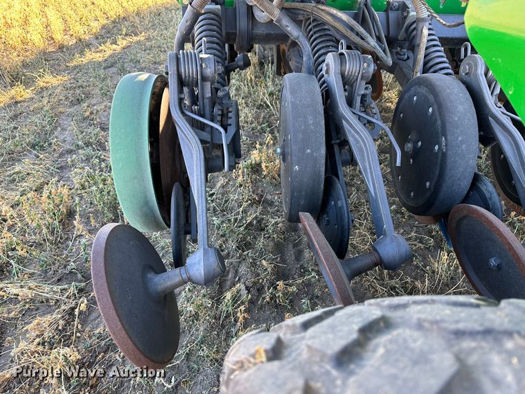 image for item DH1778 2014 John Deere 1890  air seeder