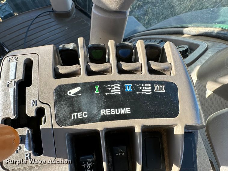 image for item DH1779 2011 John Deere 8285R  MFWD tractor