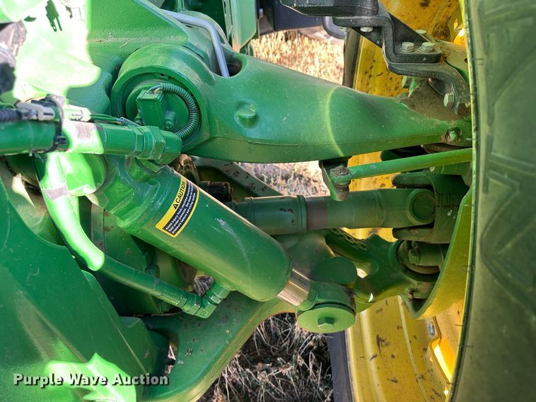 image for item DH1779 2011 John Deere 8285R  MFWD tractor