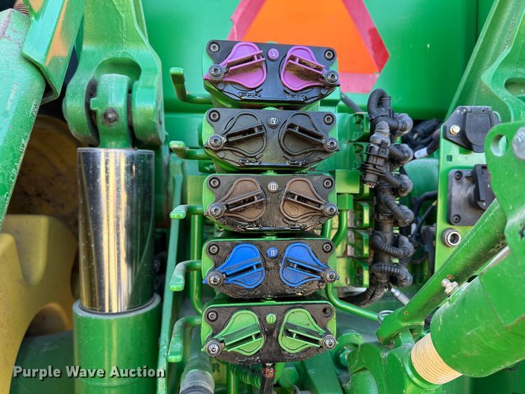 image for item DH1779 2011 John Deere 8285R  MFWD tractor