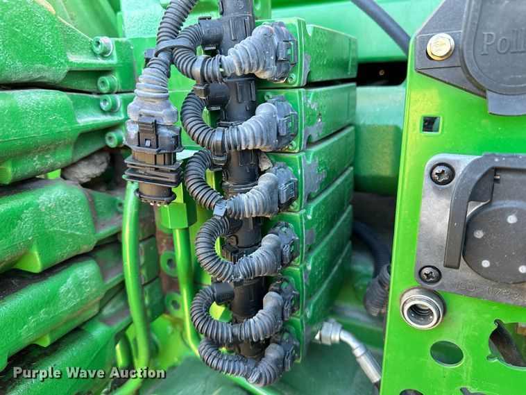 image for item DH1779 2011 John Deere 8285R  MFWD tractor